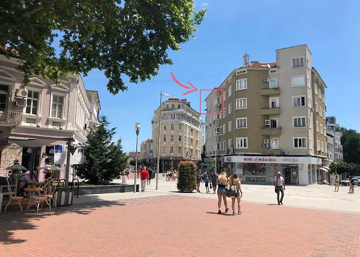 Main Street Classic Apartment